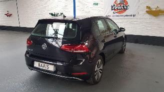 uszkodzony samochody osobowe Volkswagen e-Golf E-GOLF 136 PK AUT .... 2017/5