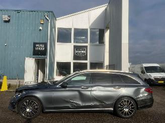 Damaged car Mercedes C-klasse Estate 180 AUTOMAAT Business Solution BJ 2020 103484 KM 2020/1