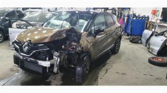 Vaurioauto  passenger cars Renault Captur Captur (2R), SUV, 2013 1.2 TCE 16V EDC 2016/12