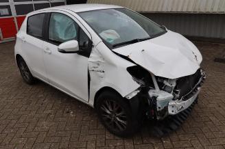 Damaged car Toyota Yaris Yaris III (P13), Hatchback, 2010 / 2020 1.5 16V Hybrid 2019/4