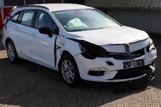 damaged passenger cars Opel Astra Astra K Sports Tourer, Combi, 2015 / 2022 1.2 Turbo 12V 2022/1