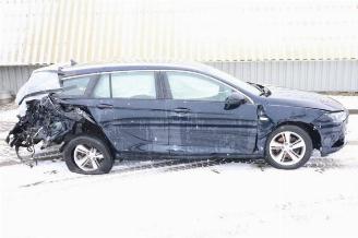 damaged passenger cars Opel Insignia Insignia Sports Tourer, Combi, 2017 1.5 Turbo 16V 165 2020/3