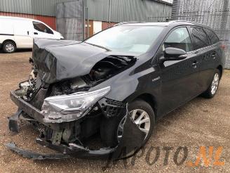 uszkodzony samochody osobowe Toyota Auris Auris Touring Sports (E18), Combi, 2013 / 2018 1.8 16V Hybrid 2015/7