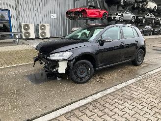 uszkodzony samochody osobowe Volkswagen Golf VII 1.6 TDI 2018/7