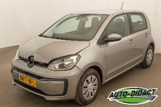 Damaged car Volkswagen Up 1.0 BMT Automaat 91.899 km Move Up! 2018/6