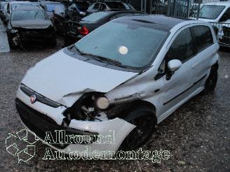 skadebil auto Fiat Punto Punto Evo (199) Hatchback 1.3 JTD Multijet 85 16V (199.B.4000(Euro 5))=
 [62kW]  (10-2009/02-2012) 2011/1