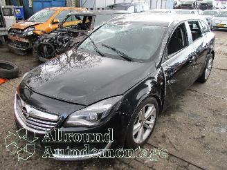 Damaged car Opel Insignia Insignia Sports Tourer Combi 2.0 CDTI 16V 120 ecoFLEX (A20DTE(Euro 5))=
 [88kW]  (03-2012/06-2015) 2014