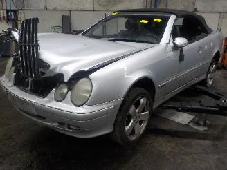 Auto incidentate Mercedes CLK CLK (R208) Cabrio 2.0 200K Evo 16V (M111.956) [120kW]  (06-2000/03-200=
2) 2001/6