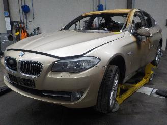 Damaged car BMW 5-serie 5 serie (F10) Sedan 528i xDrive 16V (N20-B20A) [180kW]  (09-2011/10-20=
16) 2013/5