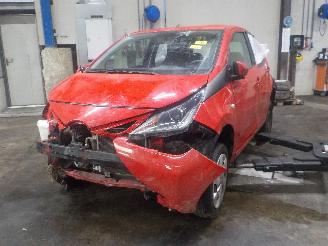 Damaged car Toyota Aygo Aygo (B40) Hatchback 1.0 12V VVT-i (1KR-FE) [51kW]  (05-2014/06-2018) 2017/9