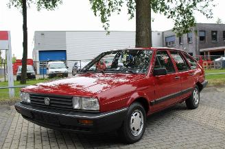 damaged passenger cars Volkswagen Passat 1.6 CL Inj NETTE STAAT!, Trekhaak, HISTORIE! 1987/4