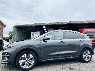 Salvage car Kia e-Niro Electric 64kWh aut + f1 204pk Exe.Line - nap - nav - camera - leer - stoelverw v+a + stuurverw + stoelkoeling - line + front + Side assist 2020/12