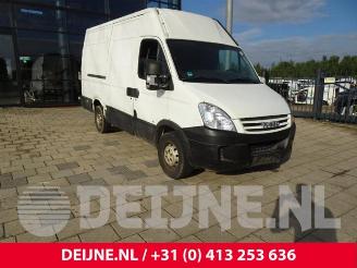 Salvage car Iveco Daily New Daily IV, Van, 2006 / 2011 40C12V, 40C12V/P 2008