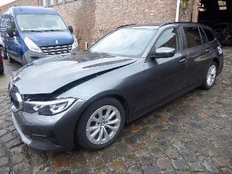 Damaged car BMW 3-serie Touring 2020/6