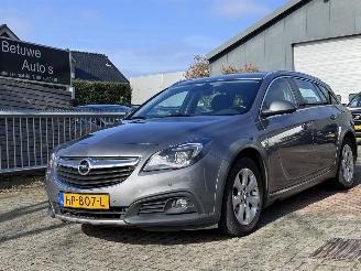 damaged passenger cars Opel Insignia SPORTS TOURER 1.6 CDTI 2015/12