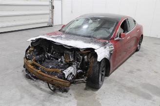 krockskadad bil auto Tesla Model S  2019/11