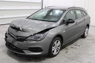 Damaged car Opel Astra  2021/4