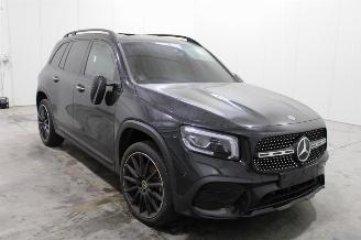 Mercedes GLB 200 picture 2