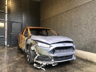 Damaged car Ford Focus FOCUS ST  - 2000CC - 184KW - BENZINE - EURO6B 2017/12