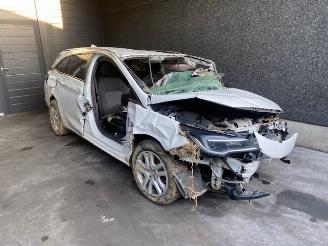 damaged commercial vehicles Opel Astra DIESEL - 1600CC - 81KW 2018/7