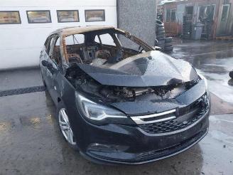 uszkodzony samochody osobowe Opel Astra Astra K Sports Tourer, Combi, 2015 / 2022 1.6 CDTI 110 16V 2017/2