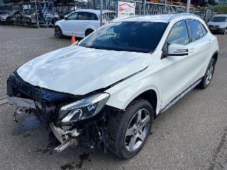 damaged passenger cars Mercedes GLA  2015/1
