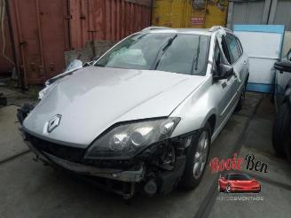 damaged passenger cars Renault Laguna  2011/5