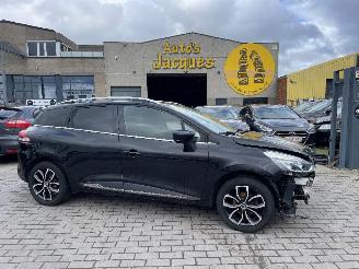 Vaurioauto  passenger cars Renault Clio 0.9 TCE BREAK 2019/9