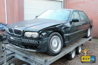 krockskadad bil auto BMW 7-serie E38 740IL 2000/7