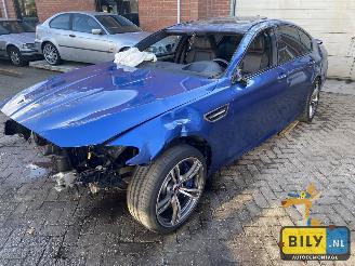 krockskadad bil auto BMW M5 F10 M5 monte carlo blauw 2012/2