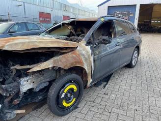 Salvage car Volkswagen Golf  2022/10