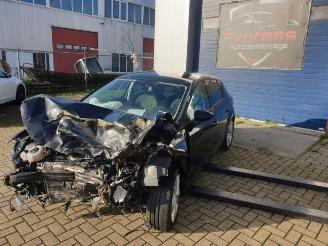 Damaged car Seat Leon Leon (5FB), Hatchback 5-drs, 2012 1.4 TSI ACT 16V 2017/5