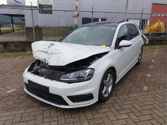 Salvage car Volkswagen Golf  2017/11