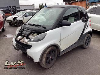 Auto da rottamare Smart Fortwo Fortwo Coupe (451.3), Hatchback 3-drs, 2007 1.0 45 KW 2011/10